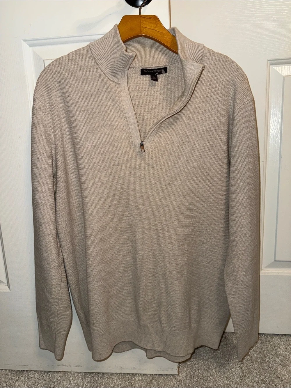 Banana Republic Men’s Quarter-Zip Sweater in Light grey/ Taupe